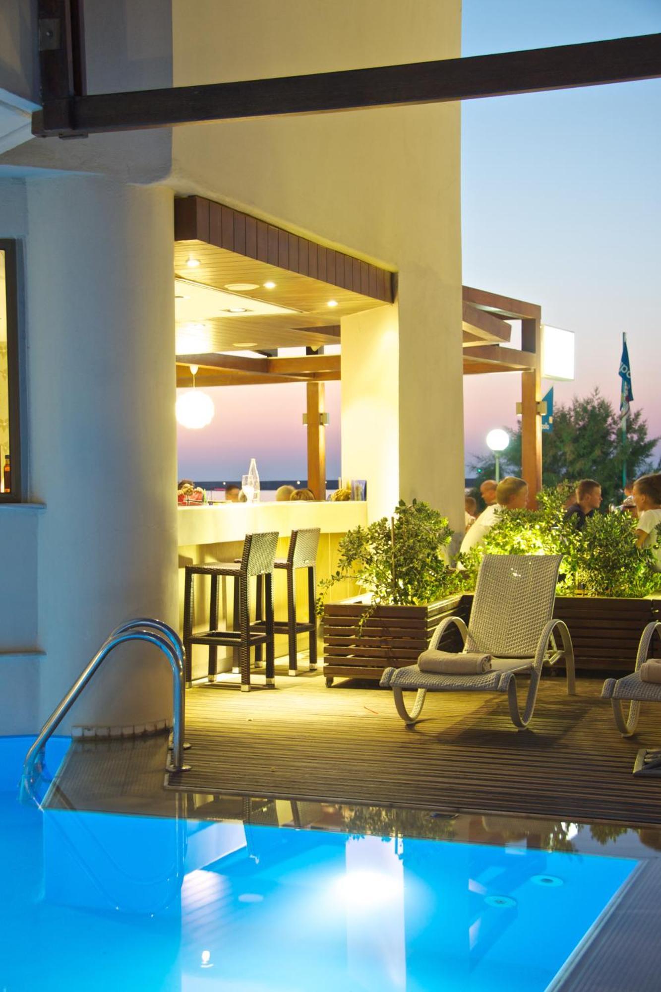 Aparthotel Steris Elegant Hotel&apartments 3*