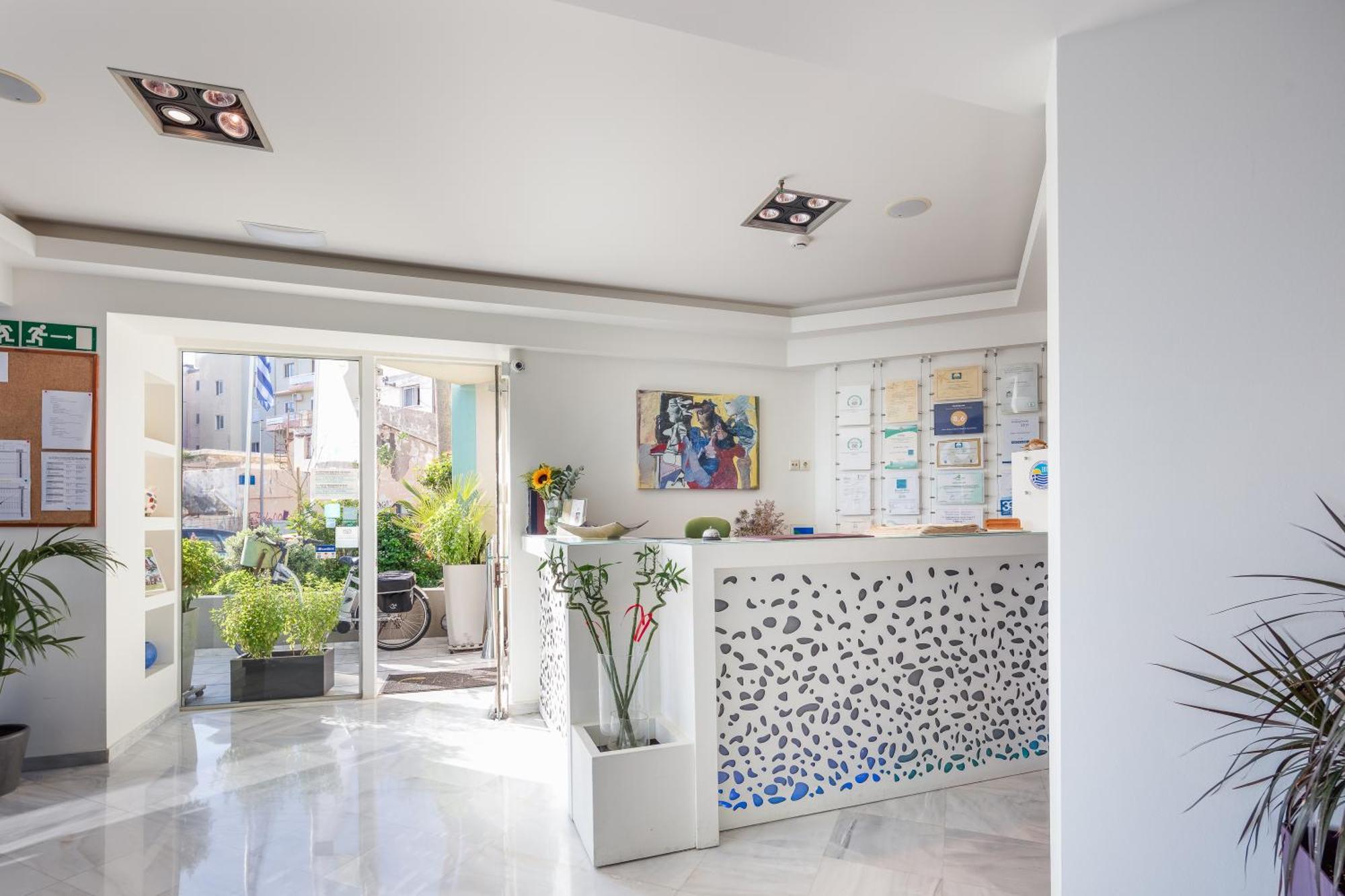 Steris Elegant Hotel&apartments